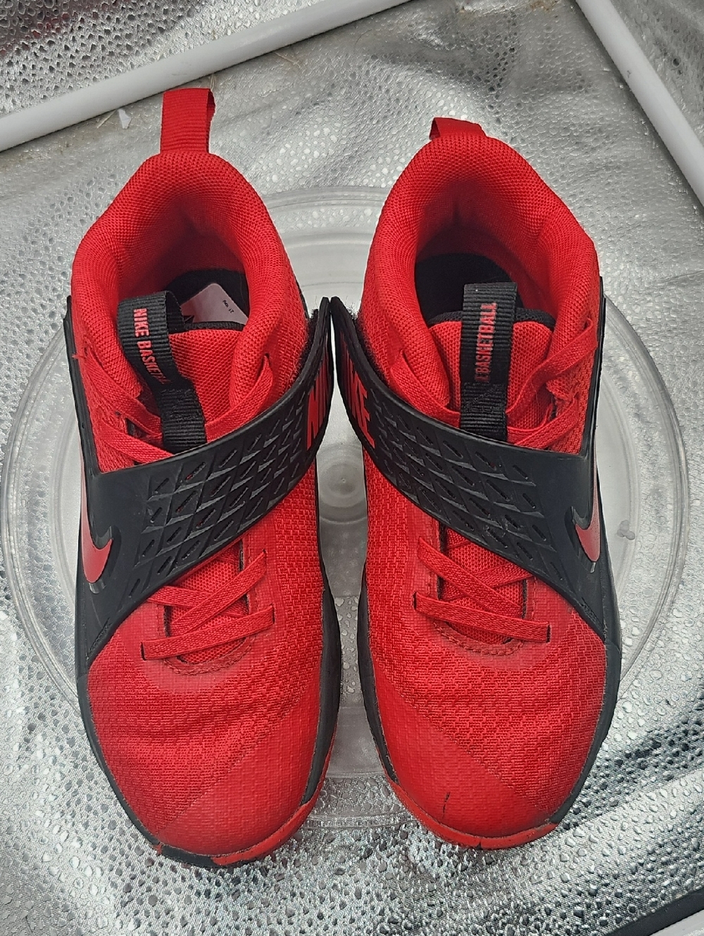 R Red And Black Nike Shoes Size 1.5y - Picture 6 of 7